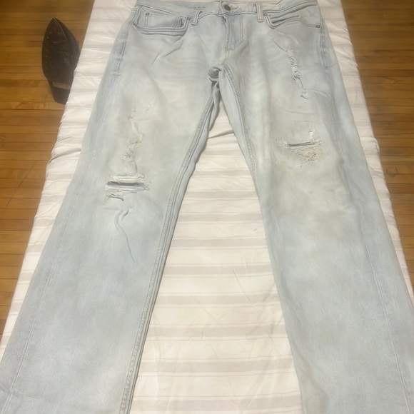 Jeans - Picture 1 of 3